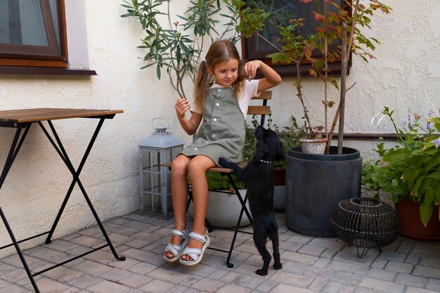 Jak stworzyć w ogrodzie przestrzeń do relaksu, która odzwierciedla twój styl?