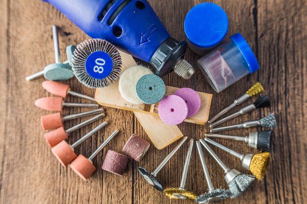 Jak wybrać odpowiednie narzędzie do cięcia i szlifowania różnych materiałów?